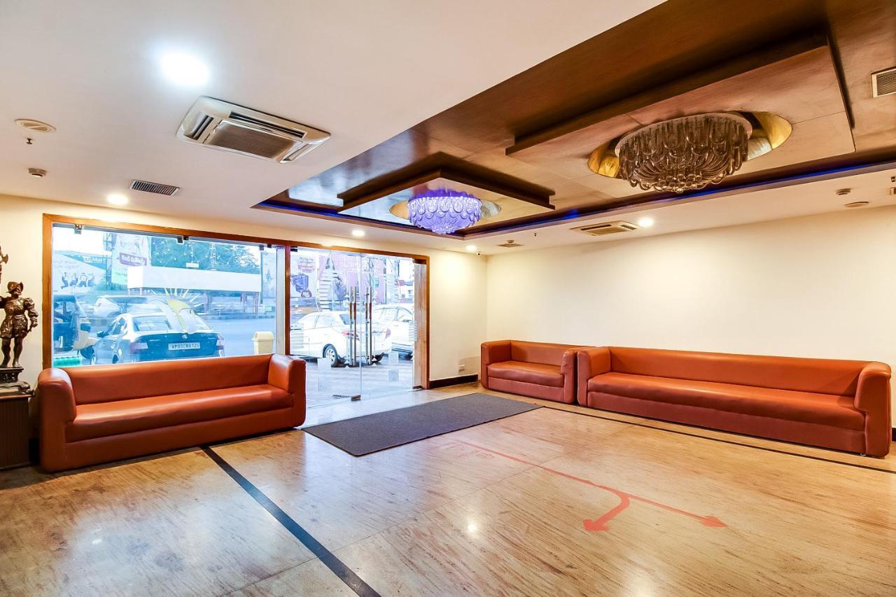 Oyo Flagship 9115 Hotel Udayee International Tirupati Bagian luar foto